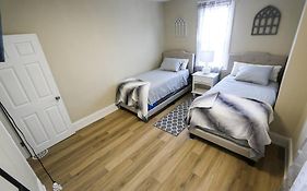 Cozy Modern 3 Bedroom Home In West Philly